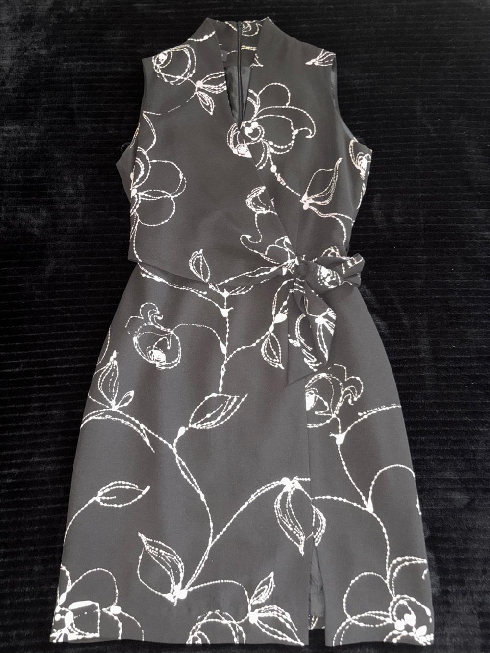 Jones New York Sz 8 Black and White Floral Midi Wrap Dress w vneck and bk zip